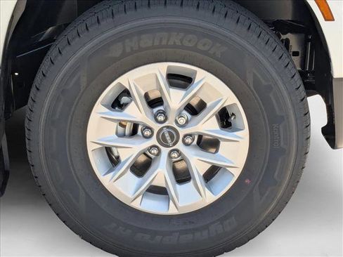 New 2025 Nissan Frontier S image 9