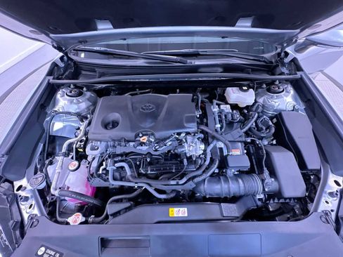 Used 2024 Toyota Camry XLE FWD image 11