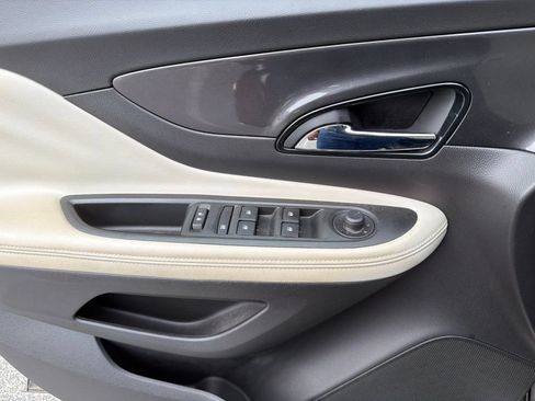 Used 2018 Buick Encore Preferred FWD image 18