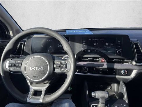 Used 2023 Kia Sportage LX image 13