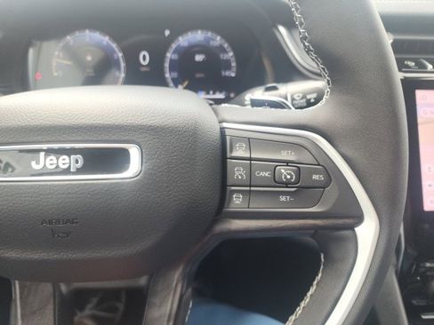 New 2025 Jeep Grand Cherokee L Limited w/ Trailer Tow Package image 12