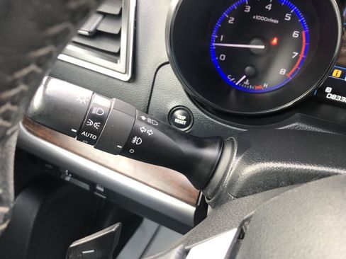 Used 2019 Subaru Outback 2.5i Limited AWD/4WD image 23
