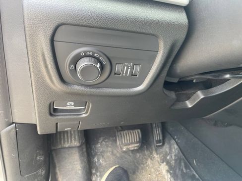 Used 2022 Jeep Grand Cherokee L Laredo w/ Luxury Tech Group I AWD/4WD image 17