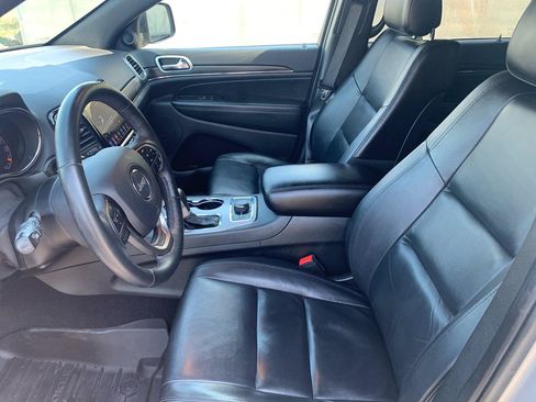 Used 2019 Jeep Grand Cherokee Limited AWD/4WD image 8
