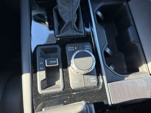 Used 2025 Toyota Sequoia Platinum image 24