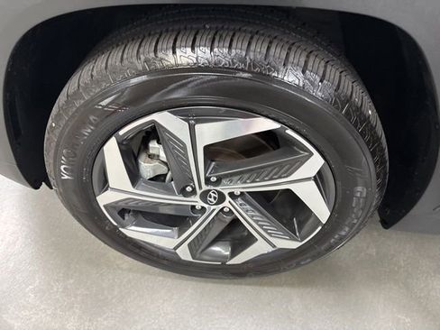 Used 2024 Hyundai Tucson Limited image 31