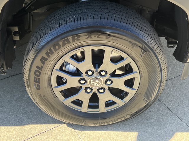 Used 2025 Toyota 4Runner SR5 RWD image 12