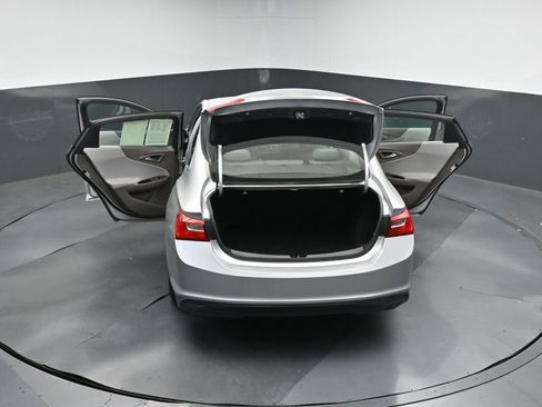 Used 2018 Chevrolet Malibu LT image 48