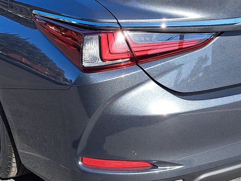 Used 2024 Lexus ES 350 w/ Accessory Package (Z1) FWD image 36