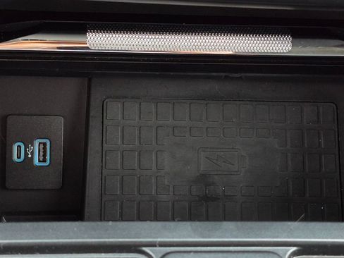 Used 2022 Ford F150 Lariat AWD/4WD image 32