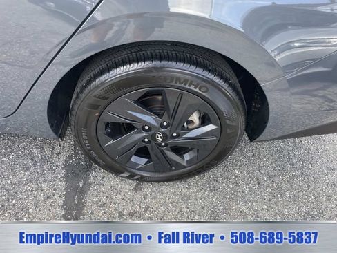 Used 2023 Hyundai Elantra SEL FWD image 11