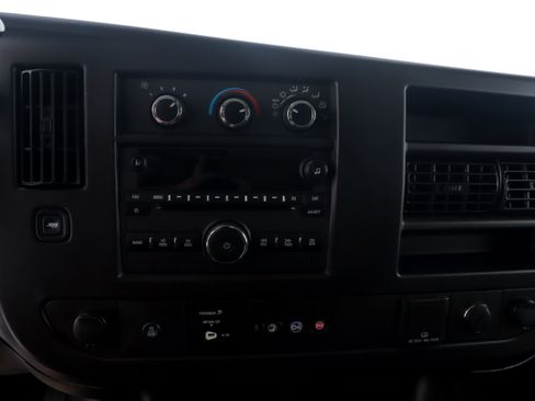 Used 2019 Chevrolet Express 3500 LS RWD image 16