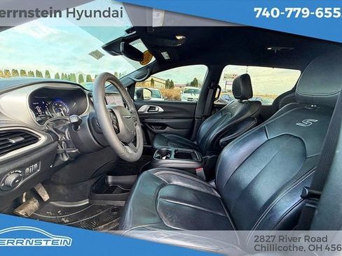 Used 2022 Chrysler Pacifica Touring-L w/ S Appearance Package image 20