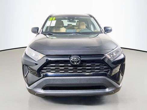 Used 2021 Toyota RAV4 LE image 11