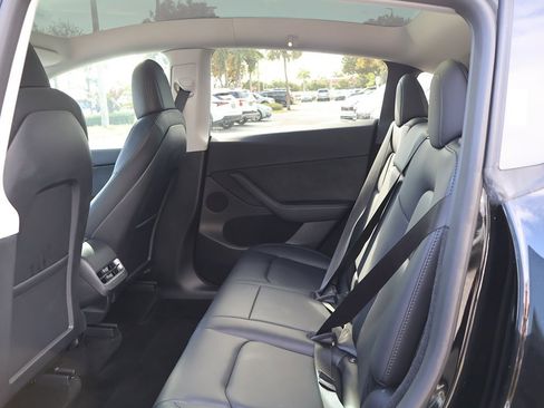 Used 2023 Tesla Model Y Long Range image 37