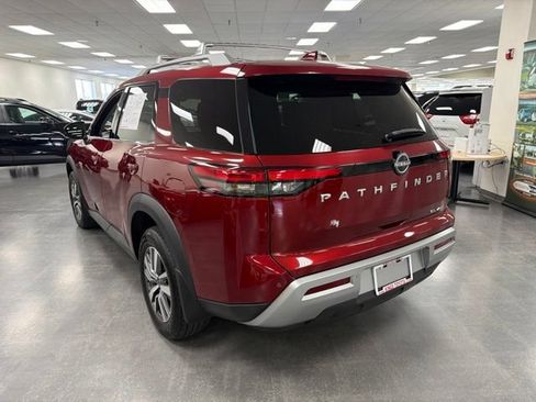 Used 2023 Nissan Pathfinder SL AWD/4WD image 5