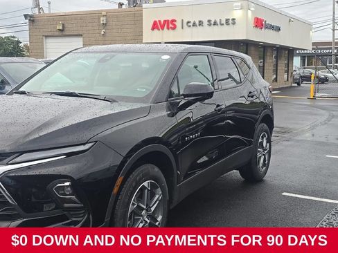 Used 2025 Chevrolet Blazer LT FWD image 1