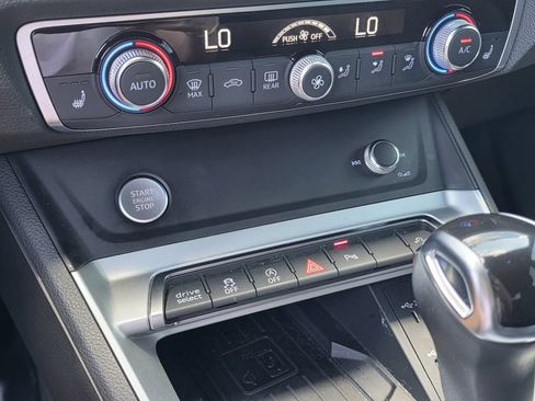 Used 2019 Audi Q3 2.0T Premium Plus w/ Premium Plus Package AWD/4WD image 18