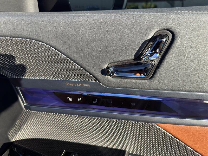 Used 2025 BMW i7 eDrive50 w/ M Sport Package RWD image 53
