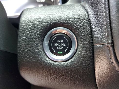 Used 2023 GMC Yukon Denali w/ Advanced Technology Package RWD image 24