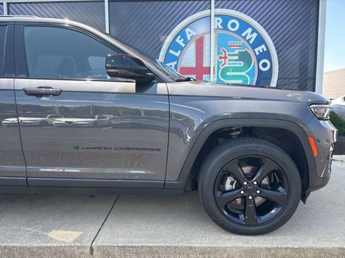 Used 2022 Jeep Grand Cherokee Altitude image 3