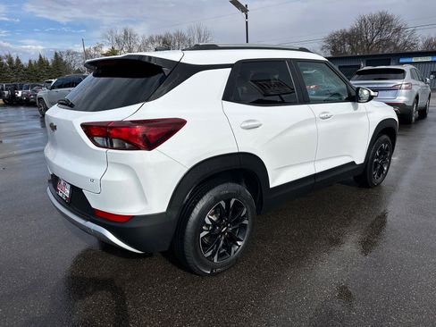 Used 2022 Chevrolet TrailBlazer LT image 3