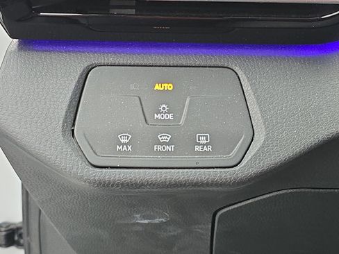 Certified 2023 Volkswagen ID.4 Pro AWD/4WD image 25