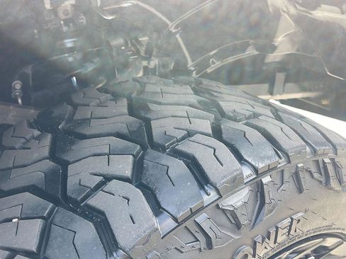 Used 2023 RAM 1500 Big Horn AWD/4WD image 10