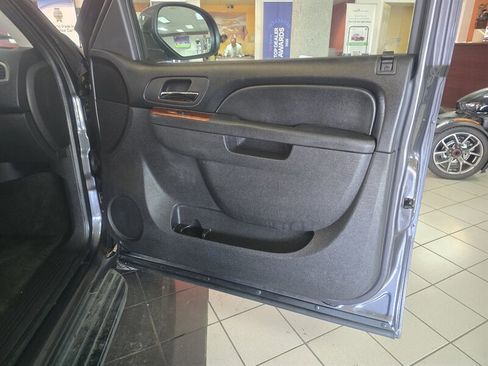 Used 2011 Chevrolet Avalanche LS image 11