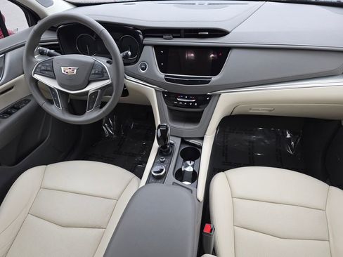 Used 2021 Cadillac XT5 Premium Luxury w/ LPO, Premium Carpet Package image 21