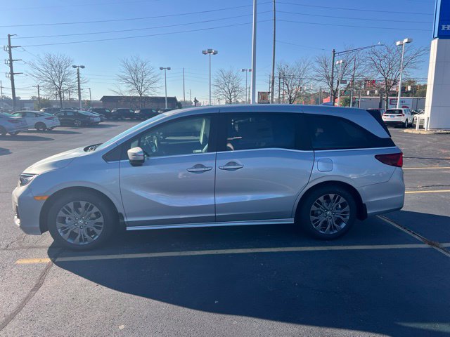 New 2027 Honda Odyssey Touring image 3