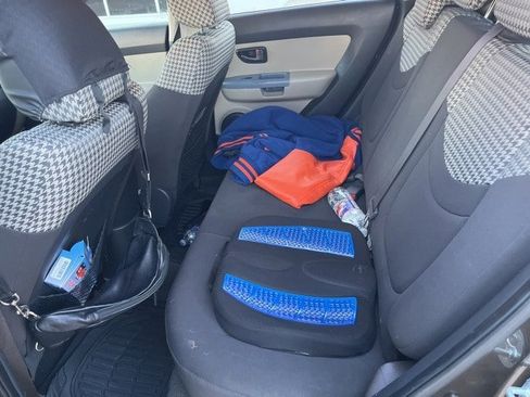 Used 2010 Kia Soul ! image 13