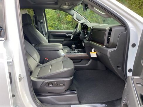 New 2026 GMC Sierra 1500 SLT image 31