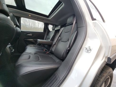 Used 2020 Jeep Cherokee Limited image 14