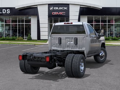 New 2026 GMC Sierra 3500 SLE AWD/4WD image 4