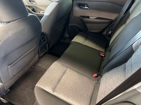 Used 2021 Nissan Rogue SV image 16