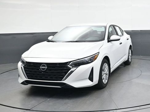 Certified 2025 Nissan Sentra S image 9