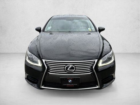 Used 2015 Lexus LS 460 AWD w/ Comfort Package image 2