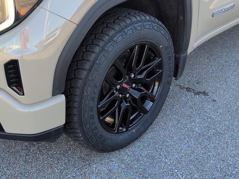 Used 2022 GMC Sierra 1500 Elevation image 11