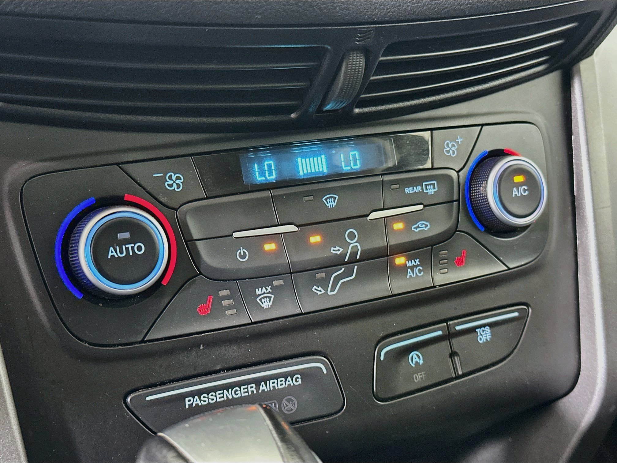 Used 2018 Ford Escape SEL w/ Ford Safe & Smart Package FWD image 24