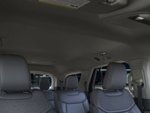 New 2025 Ford Explorer Active w/ Active Comfort Package image 22