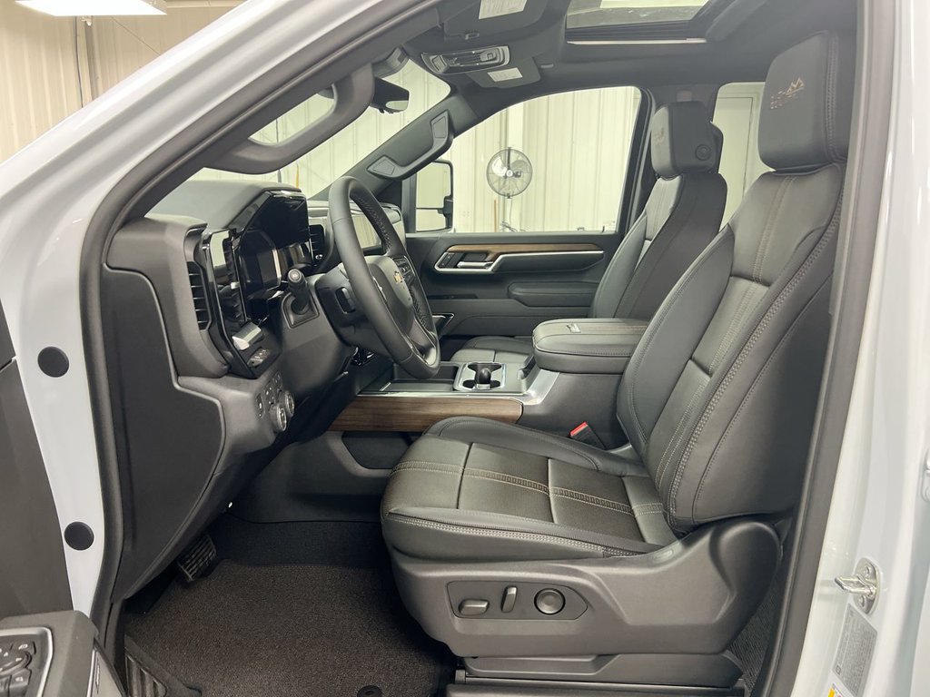 New 2026 Chevrolet Silverado 2500 High Country w/ High Country Premium Package AWD/4WD image 21