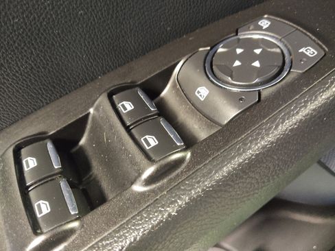 Used 2017 Ford Fusion SE image 27