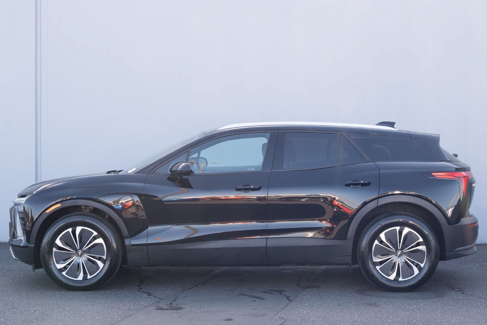 Used 2024 Chevrolet Blazer EV LT AWD/4WD image 25
