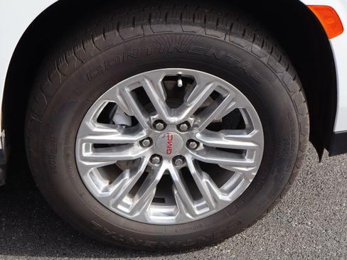 Used 2023 GMC Yukon XL SLT w/ SLT Premium Package image 14