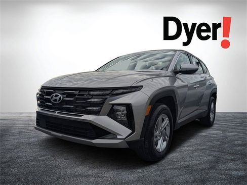 Used 2025 Hyundai Tucson SE image 8