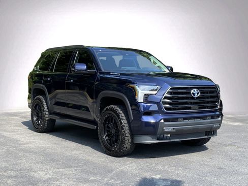 Used 2024 Toyota Sequoia SR5 w/ SR5 Premium Package AWD/4WD image 2