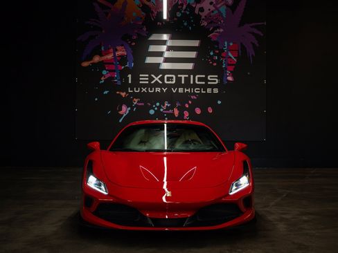 Used 2022 Ferrari F8 Tributo RWD image 2