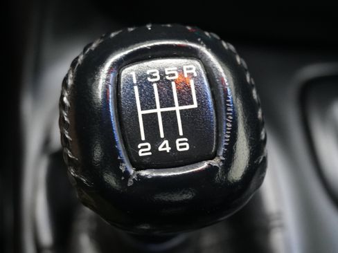 Used 2004 Chevrolet Corvette Convertible w/ Preferred Equipment Group image 23