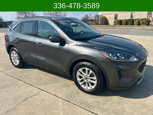 Used 2020 Ford Escape SE image 7